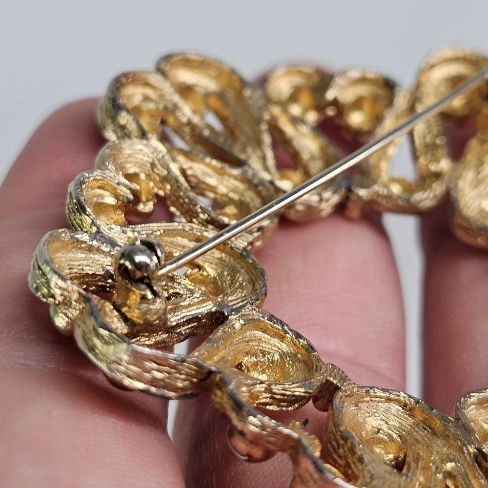 Vintage Tortolani Wreath Brooch Pin Gold Tone Textured Pinback Golden Pearls